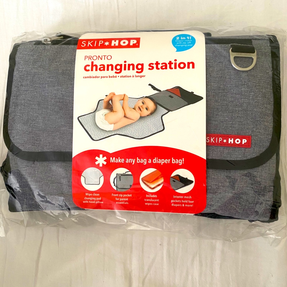 Skip Hop Pronto Changing Station & Diaper Clutch